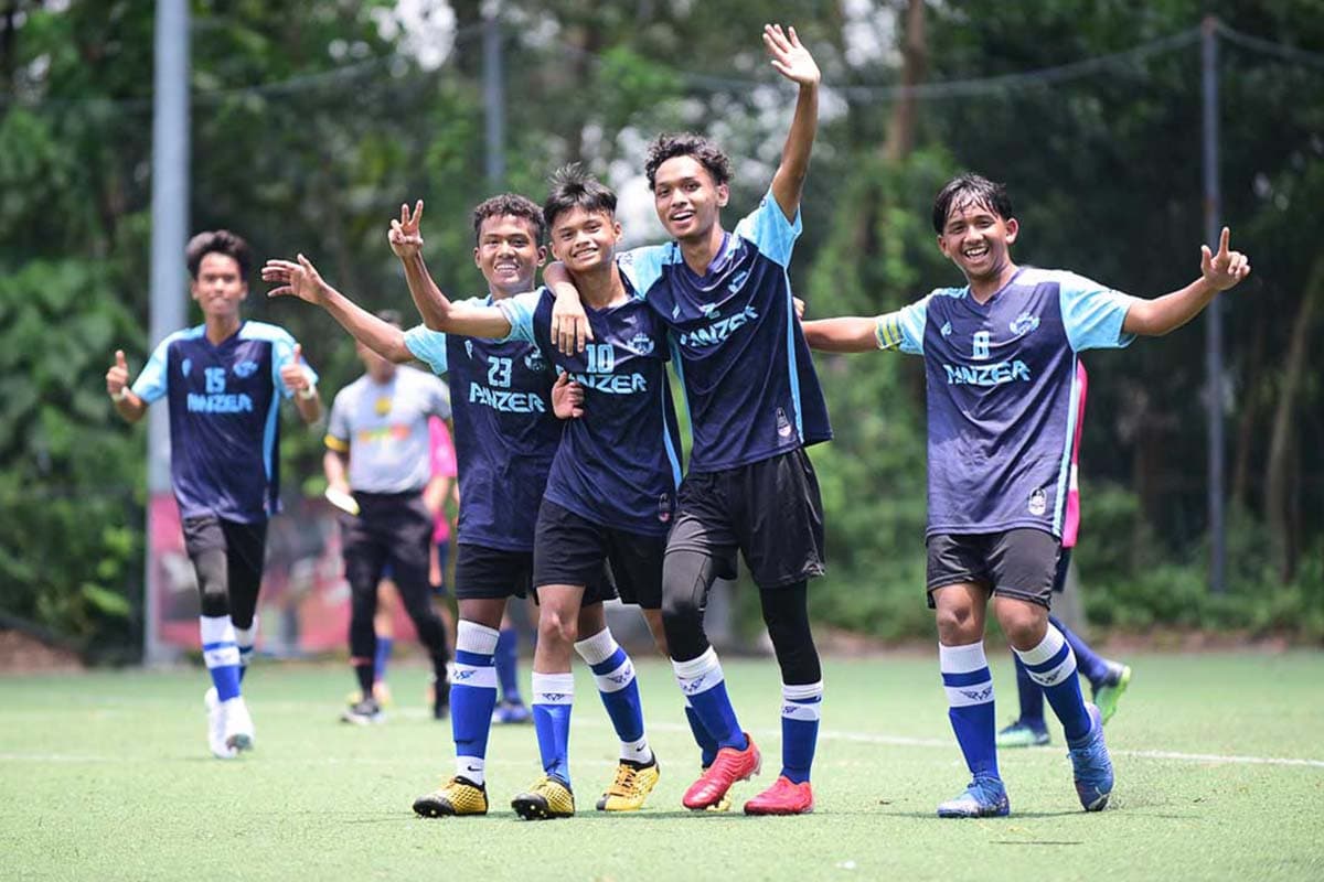 Liga Suparimau action