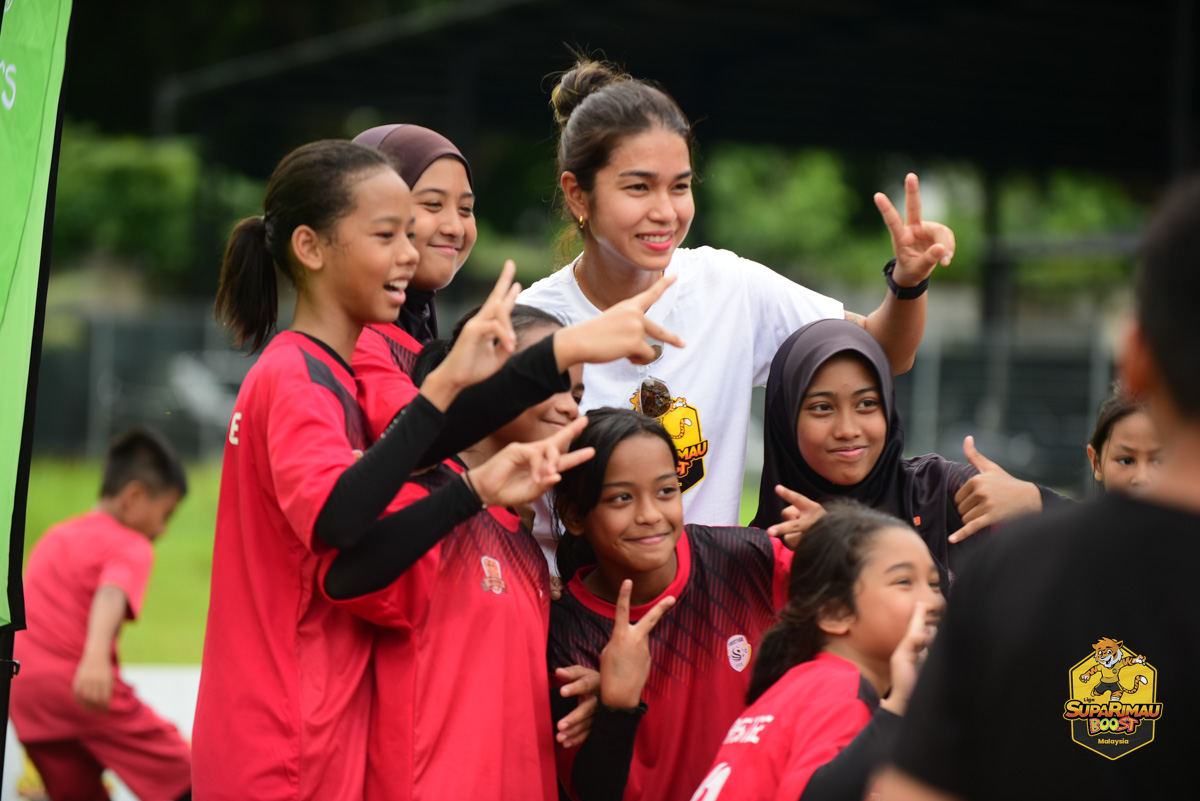 Boost for girls football with National Captain Steffi Sarge Kaur • Liga  Suparimau
